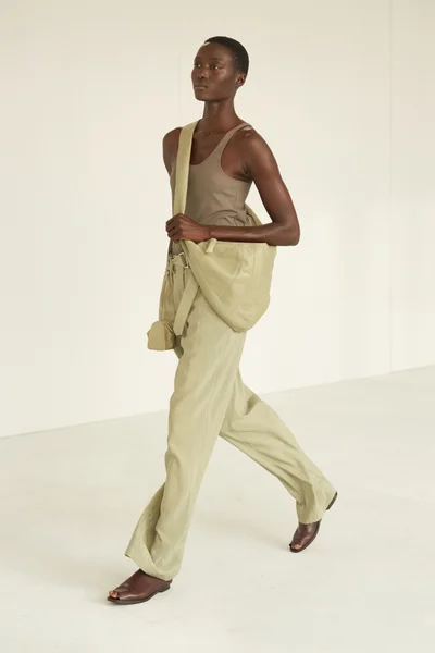 Look 16